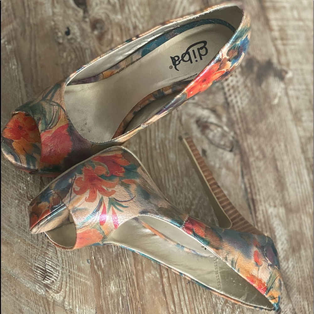 Floral Heels - super cute